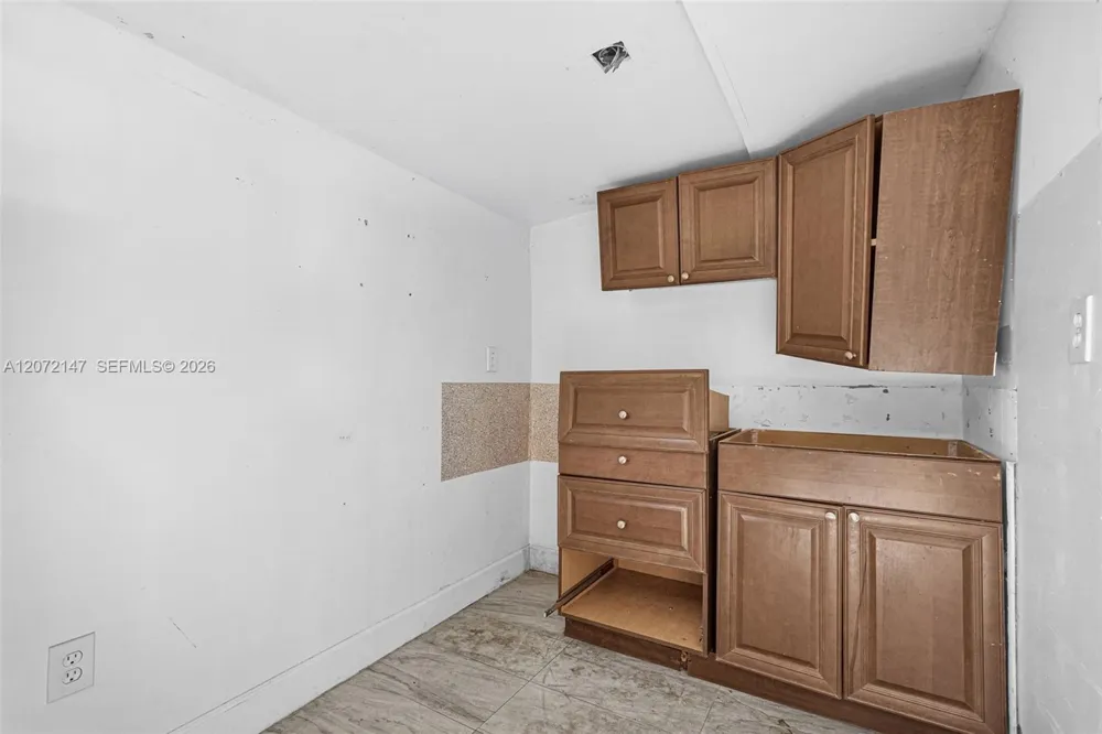 3840 SW 31st Ct West Park, FL 33023