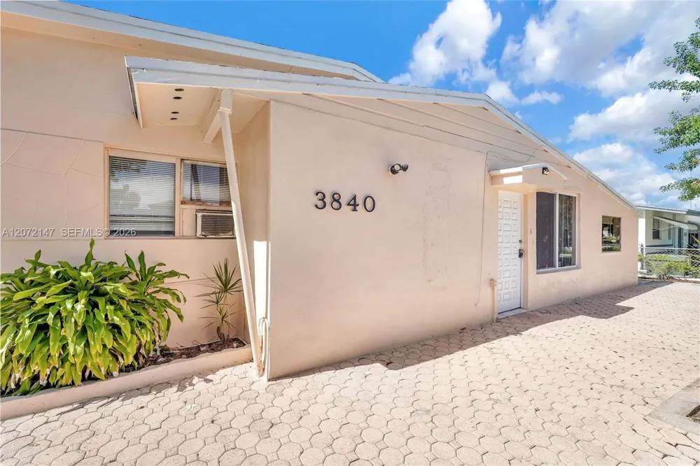 3840 SW 31st Ct West Park, FL 33023