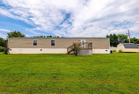 1095 Willow Creek Drive