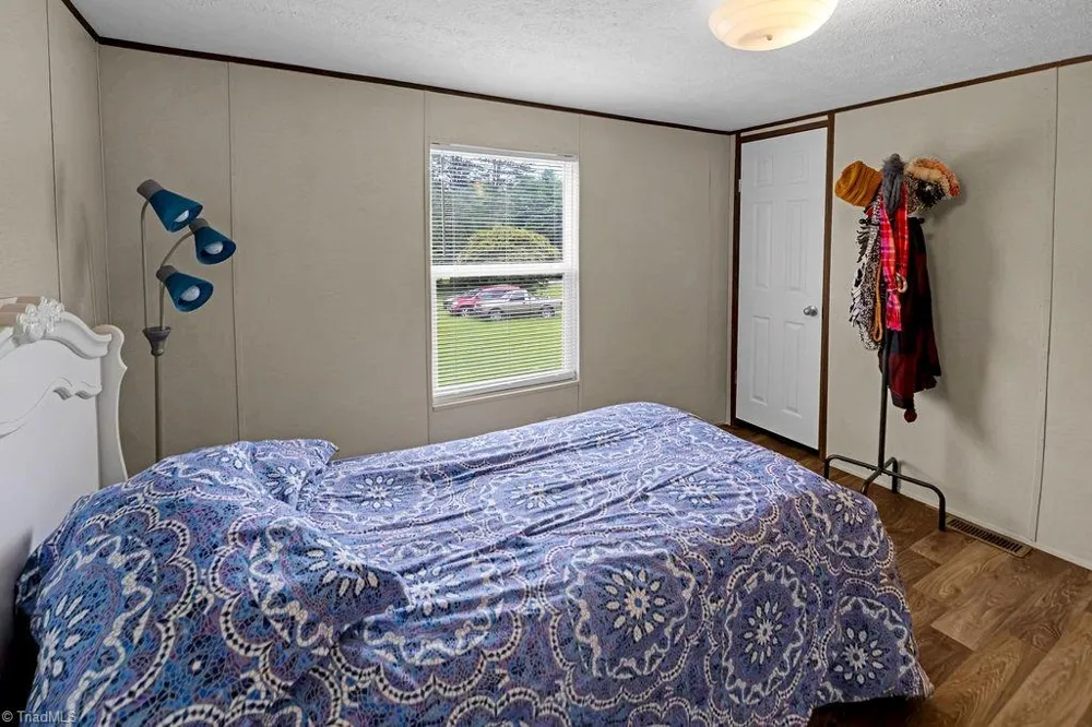 1095 Willow Creek Drive Pinnacle, NC 27043