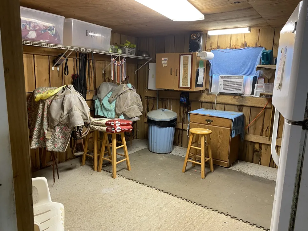 326 Sherman Rd Charlotte, TN 37036