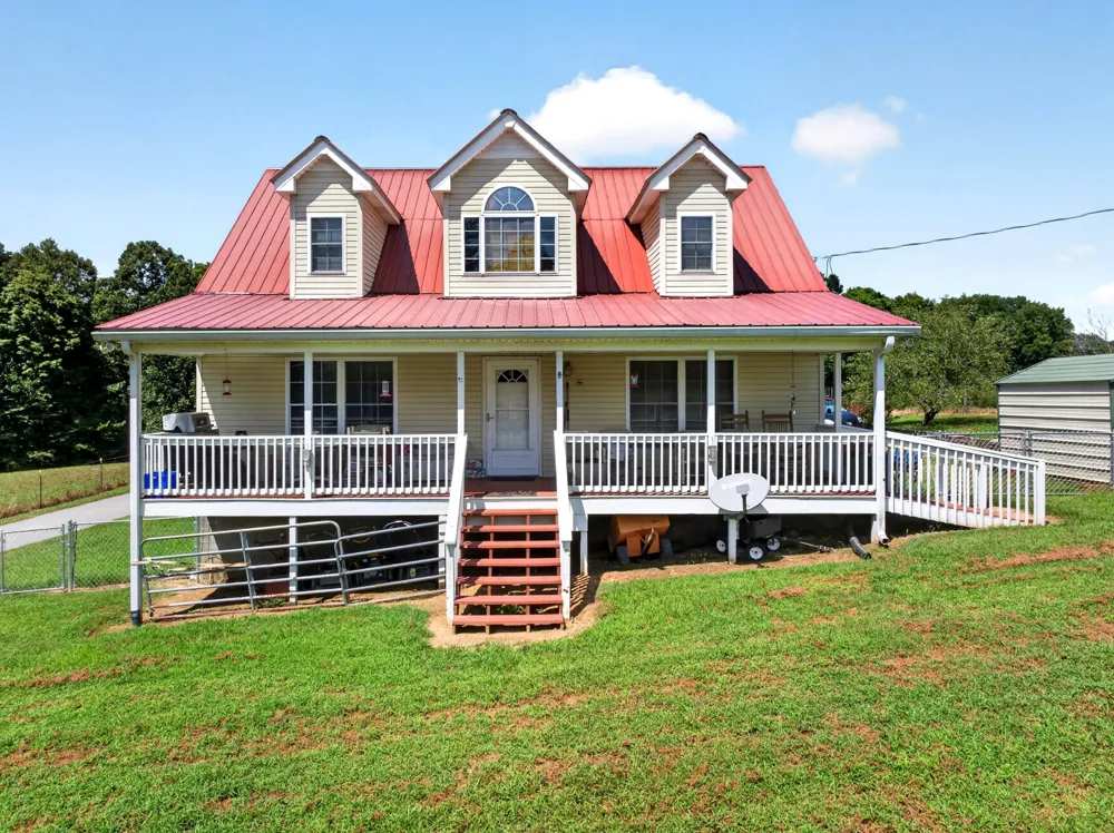 326 Sherman Rd Charlotte, TN 37036