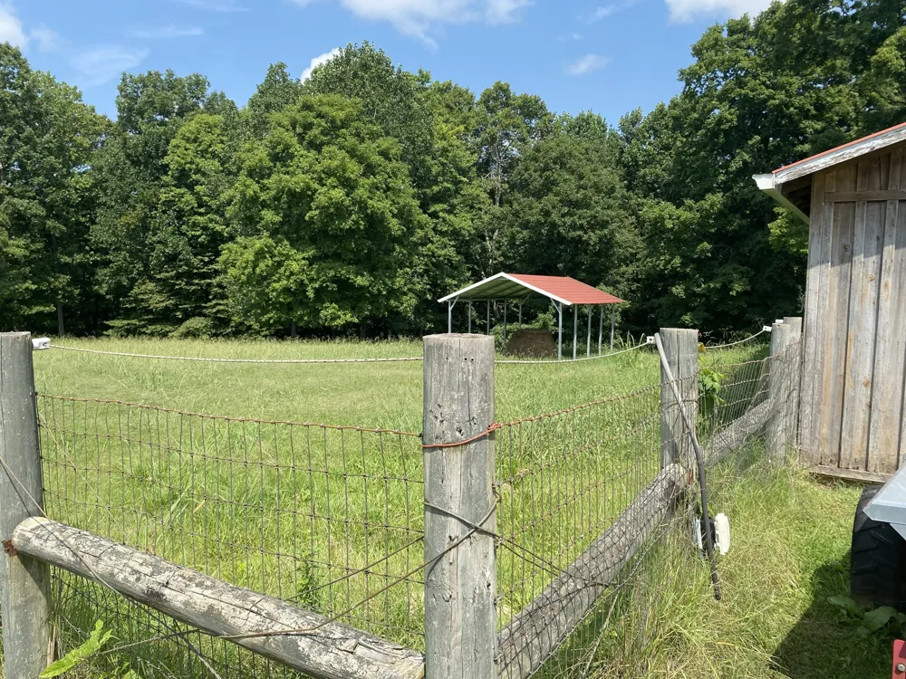326 Sherman Rd Charlotte, TN 37036