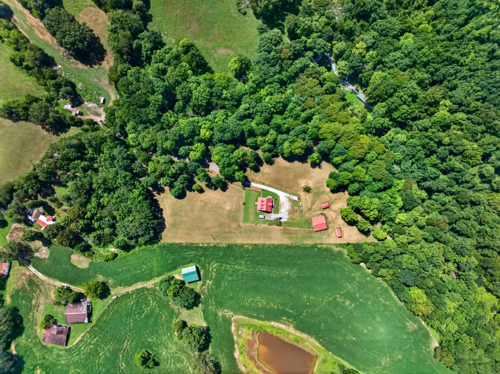326 Sherman Rd Charlotte, TN 37036