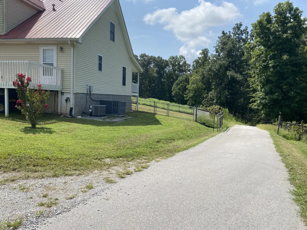 326 Sherman Rd Charlotte, TN 37036