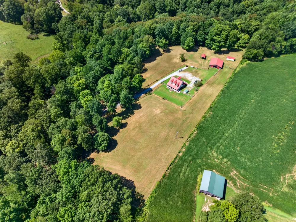 326 Sherman Rd Charlotte, TN 37036