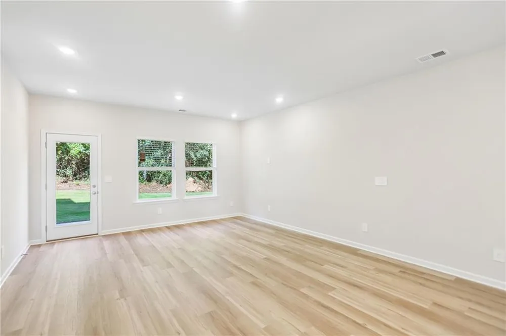 7858 Marie Way Fairburn, GA 30213