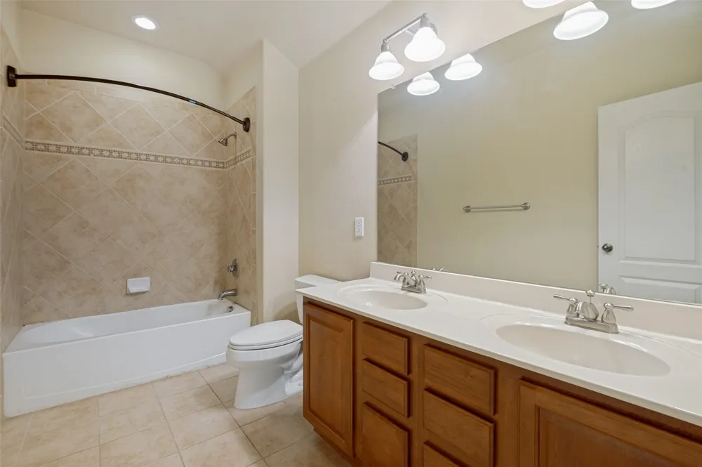 5996 Clearwater Drive The Colony, TX 75056