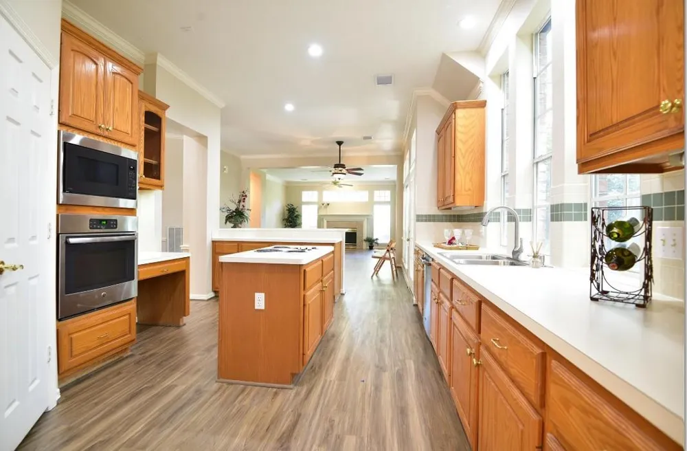 34 Reflection Point Drive E The Woodlands, TX 77381