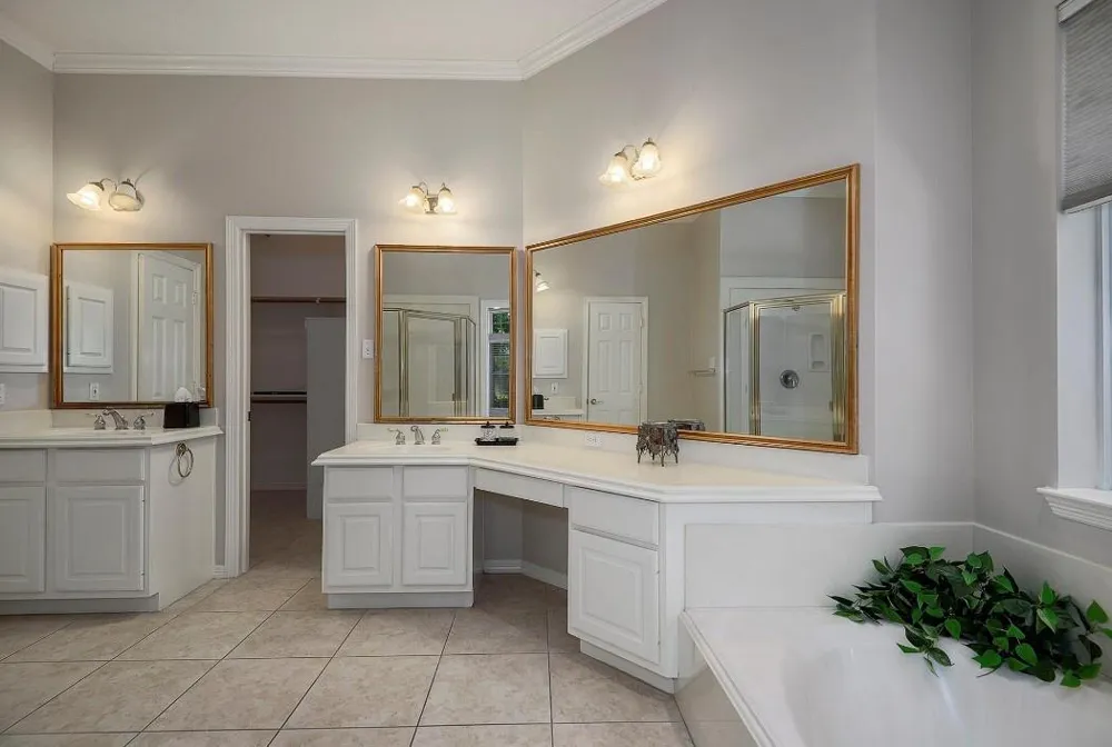 34 Reflection Point Drive E The Woodlands, TX 77381