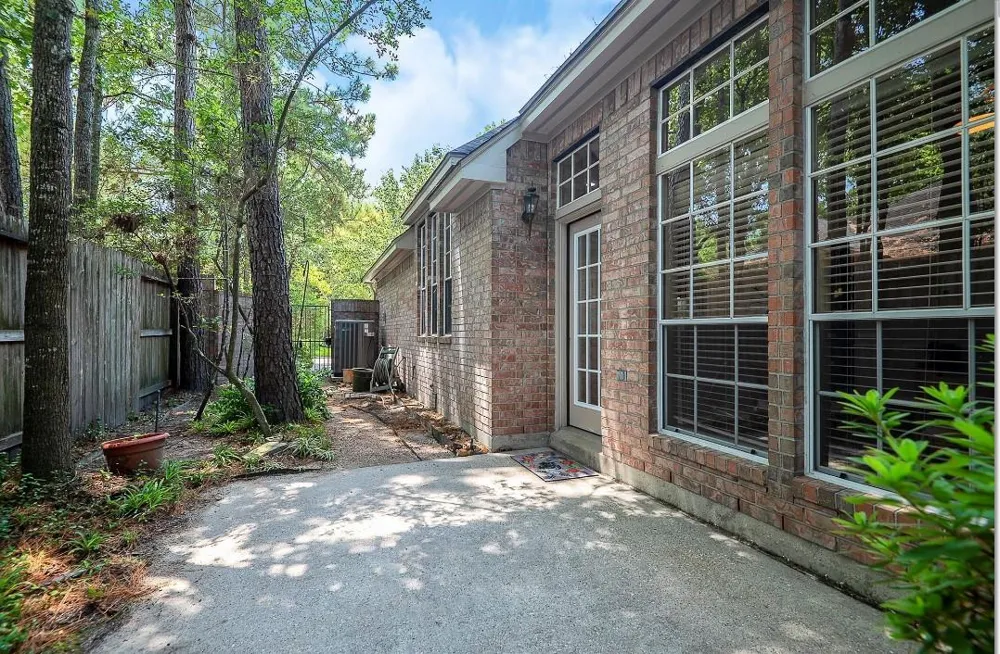 34 Reflection Point Drive E The Woodlands, TX 77381