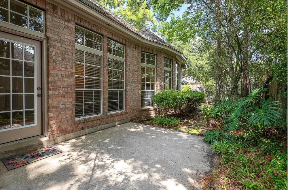 34 Reflection Point Drive E The Woodlands, TX 77381