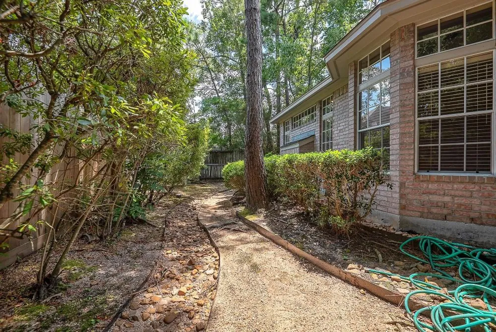 34 Reflection Point Drive E The Woodlands, TX 77381