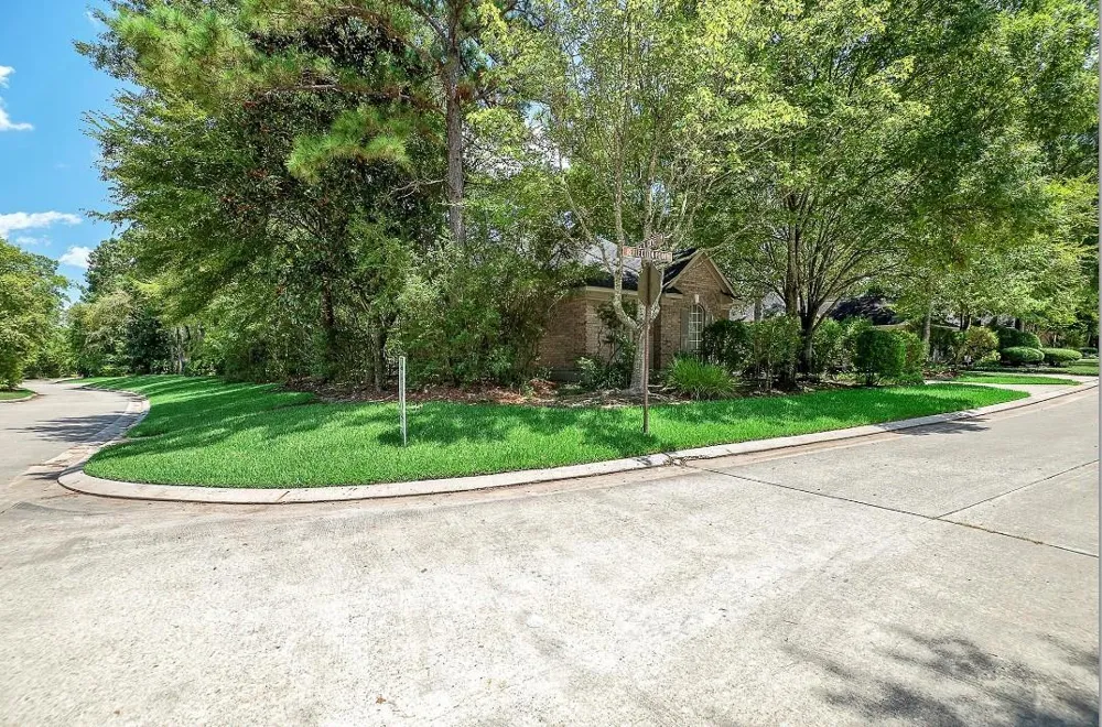 34 Reflection Point Drive E The Woodlands, TX 77381