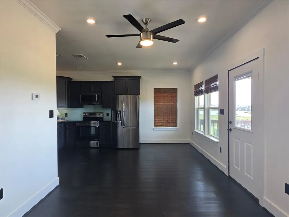 640 18th Street San Leon, TX 77539