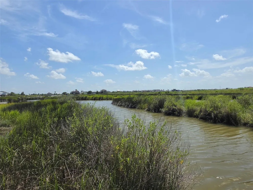 640 18th Street San Leon, TX 77539