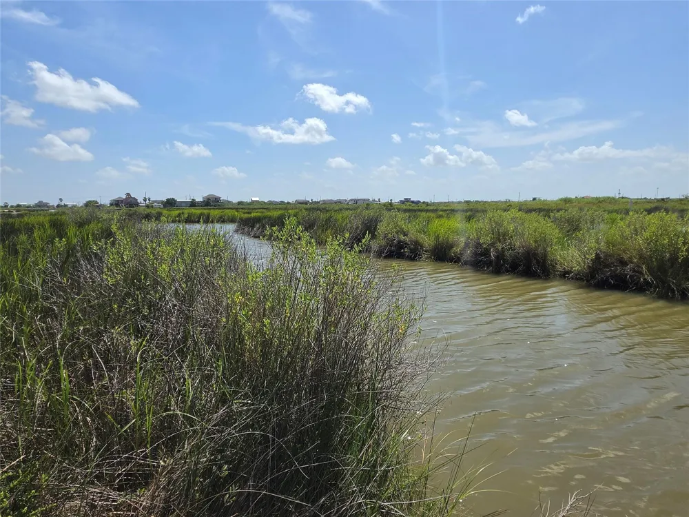 640 18th Street San Leon, TX 77539