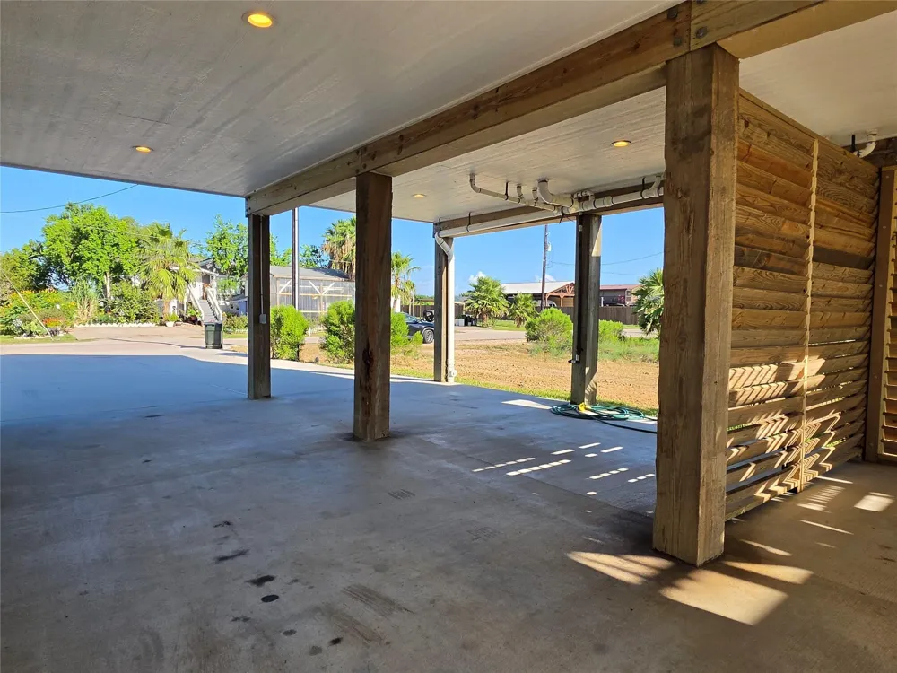 640 18th Street San Leon, TX 77539