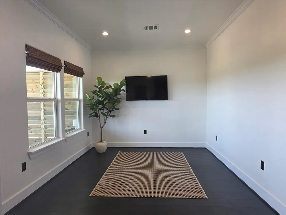 640 18th Street San Leon, TX 77539
