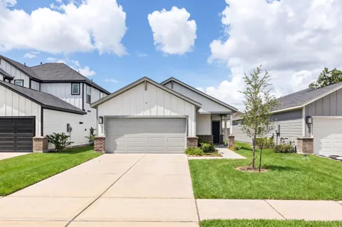 1902 Whispering River Drive