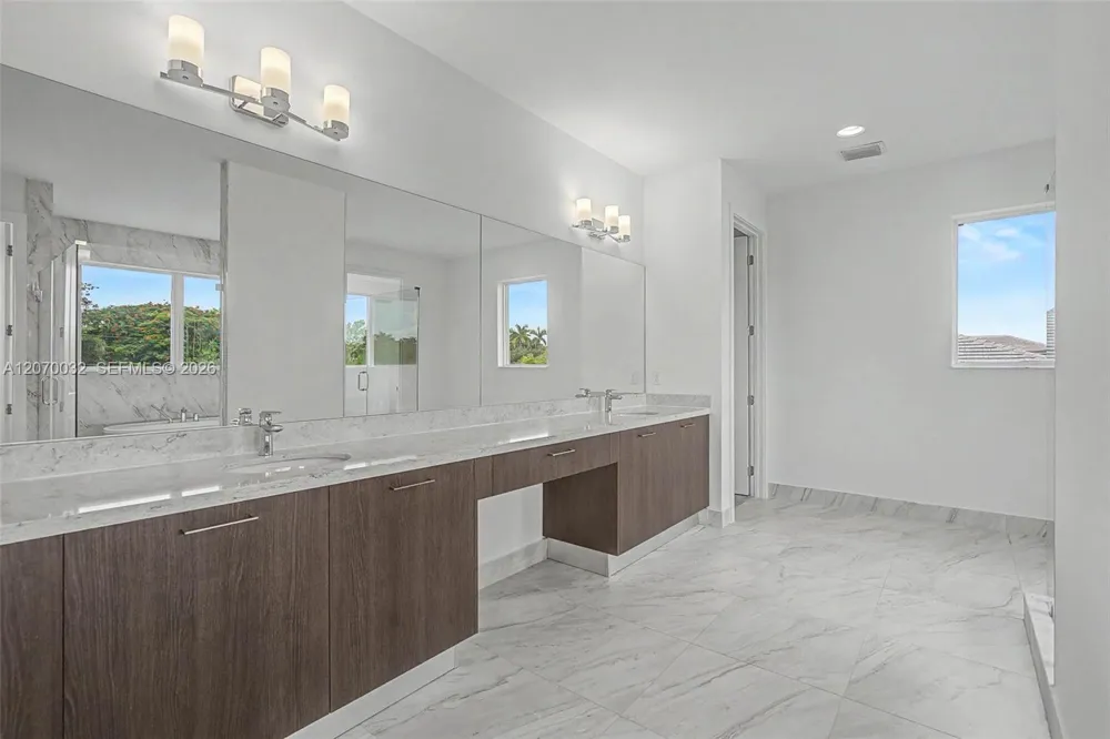 2440 SW 122nd Ter #2440 Davie, FL 33325