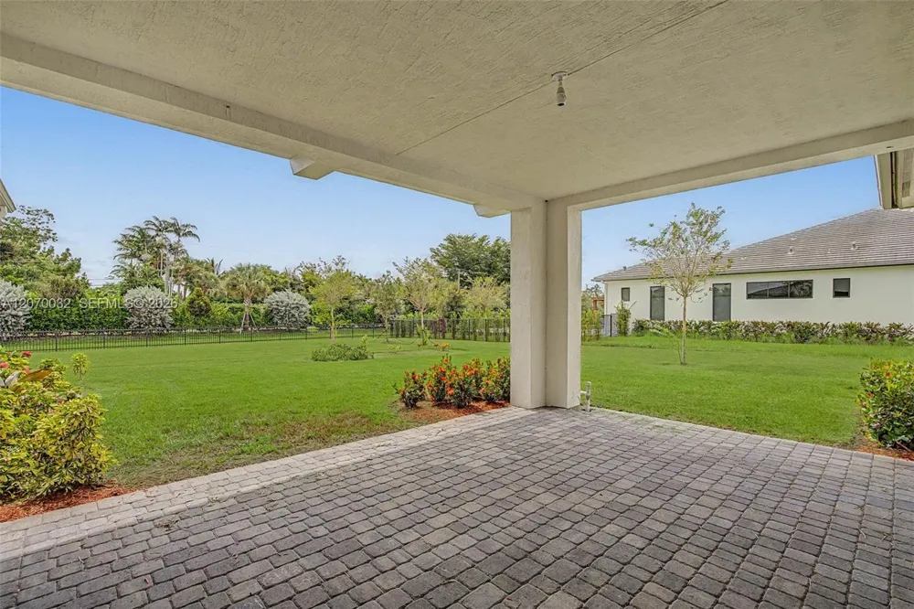 2440 SW 122nd Ter #2440 Davie, FL 33325
