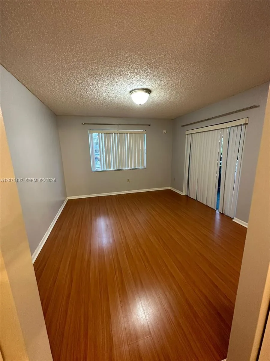 8600 SW 212th St #105 Cutler Bay, FL 33189