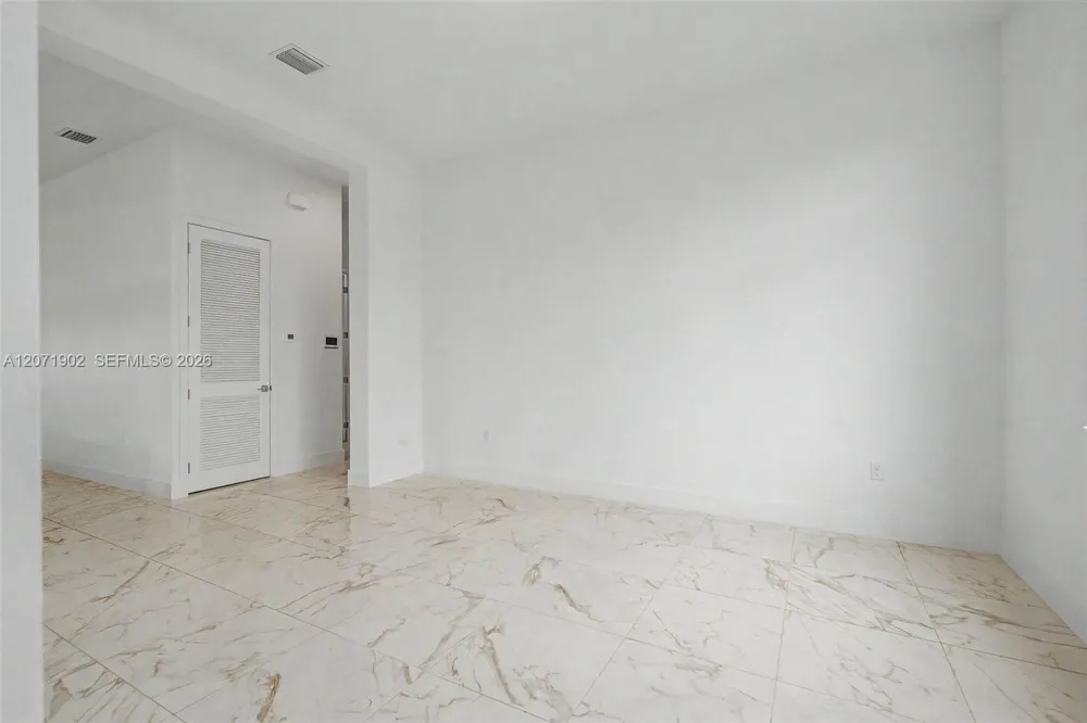 2440 SW 122nd Ter Davie, FL 33325