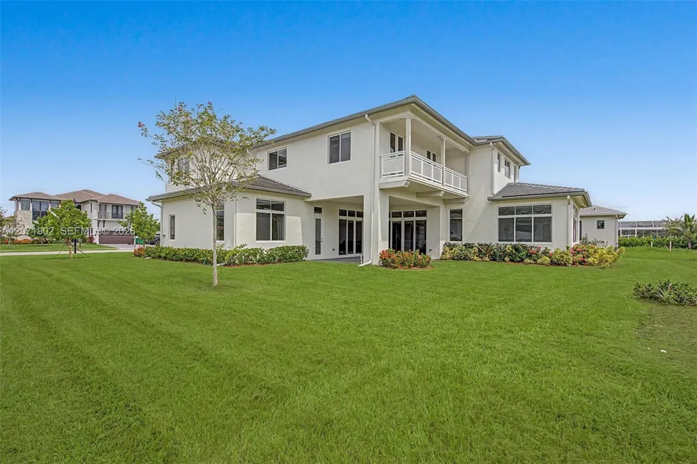 2440 SW 122nd Ter Davie, FL 33325