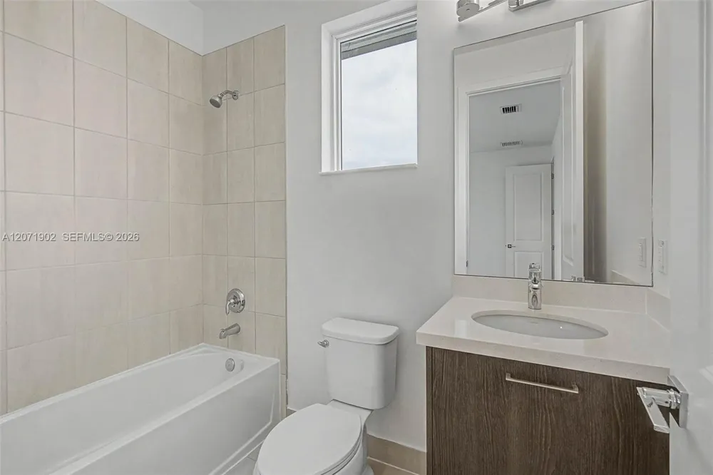 2440 SW 122nd Ter Davie, FL 33325