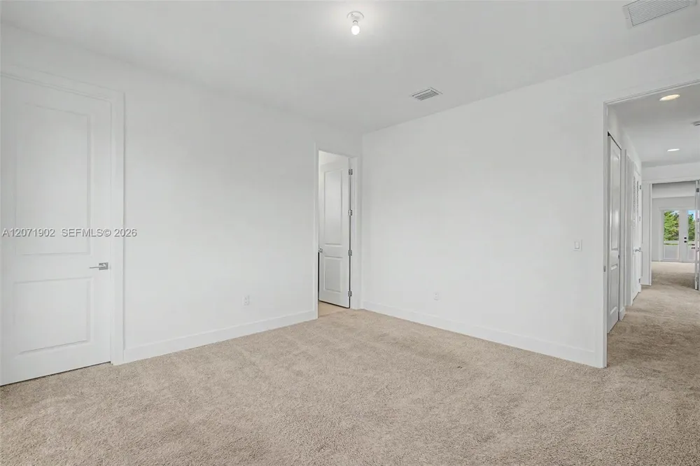 2440 SW 122nd Ter Davie, FL 33325