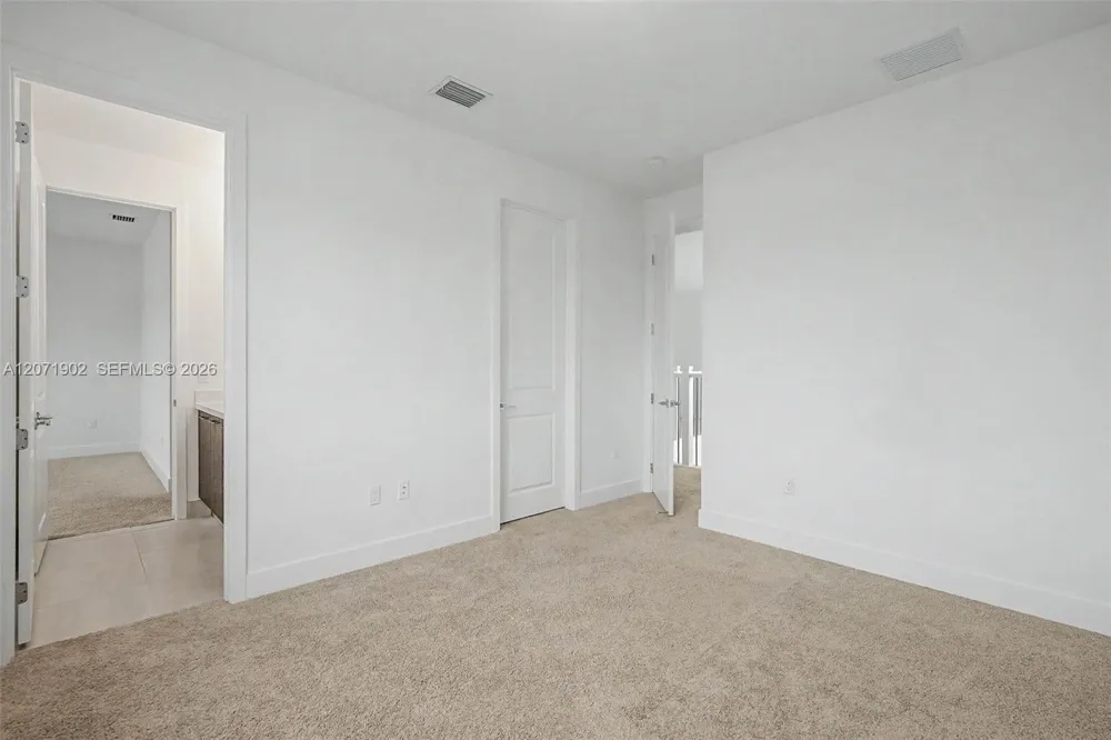 2440 SW 122nd Ter Davie, FL 33325