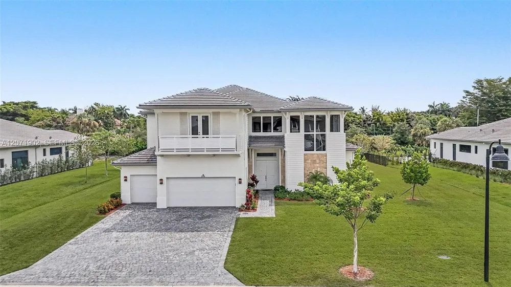 2440 SW 122nd Ter Davie, FL 33325