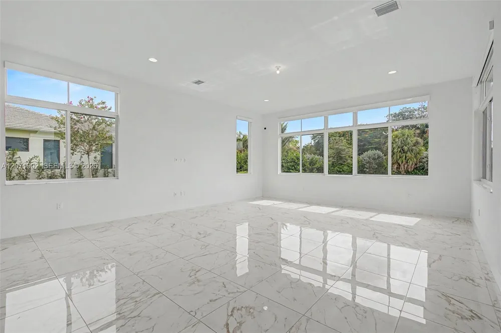 2440 SW 122nd Ter Davie, FL 33325