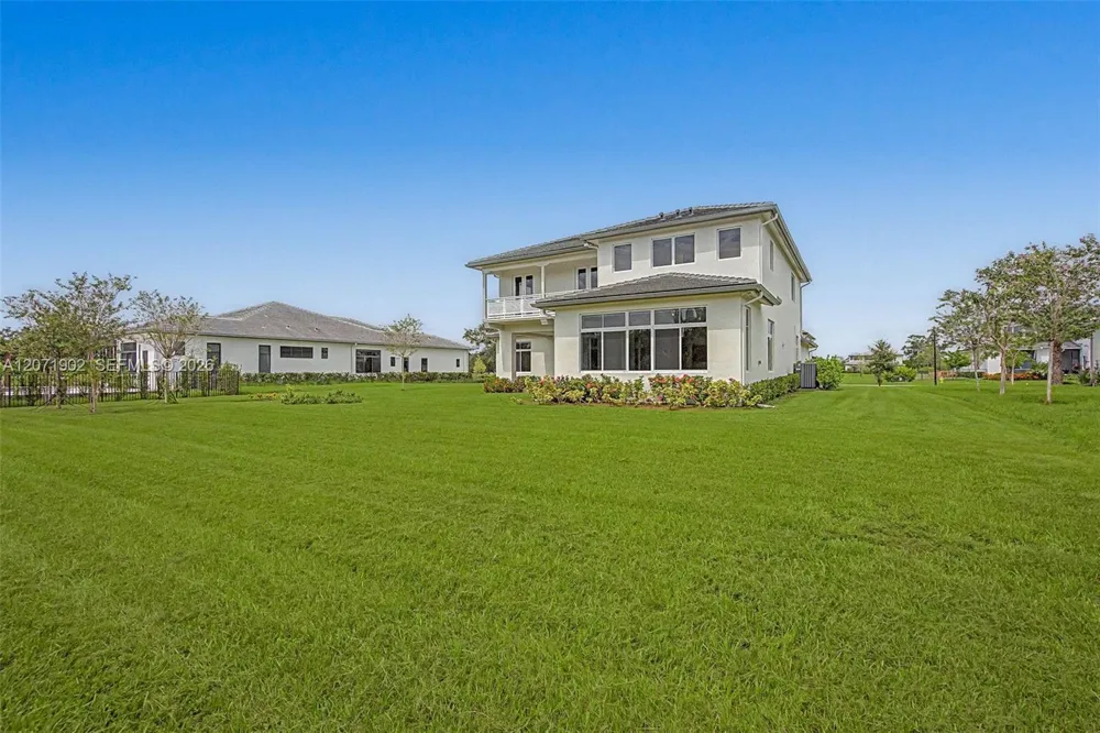 2440 SW 122nd Ter Davie, FL 33325