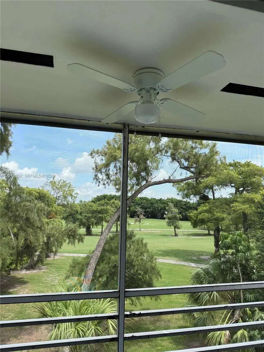 8380 Sands Point Blvd #J310 Tamarac, FL 33321