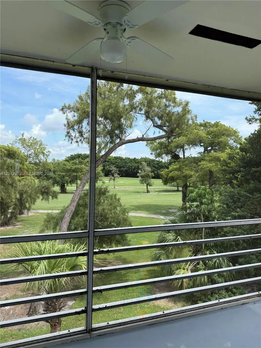 8380 Sands Point Blvd #J310 Tamarac, FL 33321