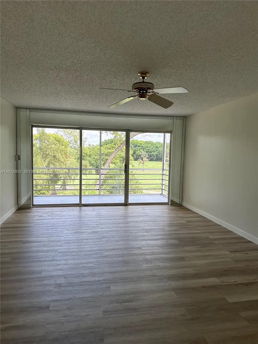 8380 Sands Point Blvd #J310 Tamarac, FL 33321