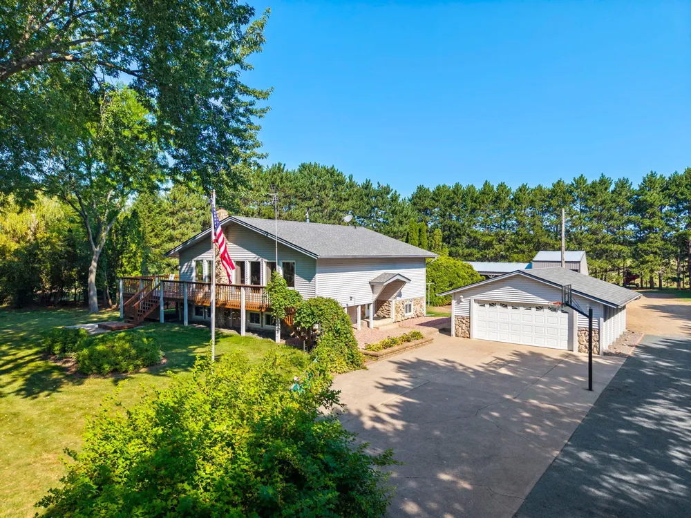 465 NE 265th Avenue Isanti, MN 55040
