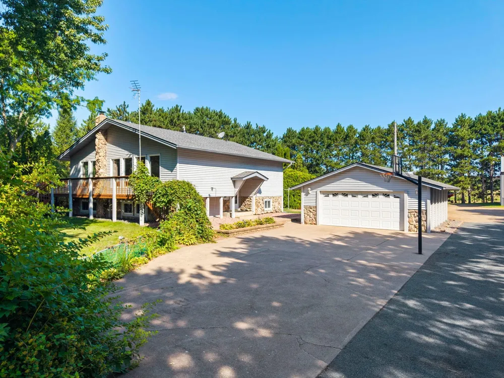 465 NE 265th Avenue Isanti, MN 55040