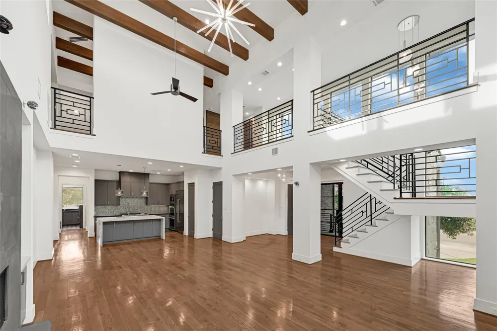 922 T C Jester Boulevard Houston, TX 77008