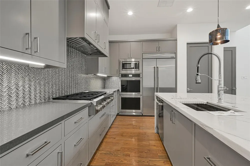 922 T C Jester Boulevard Houston, TX 77008