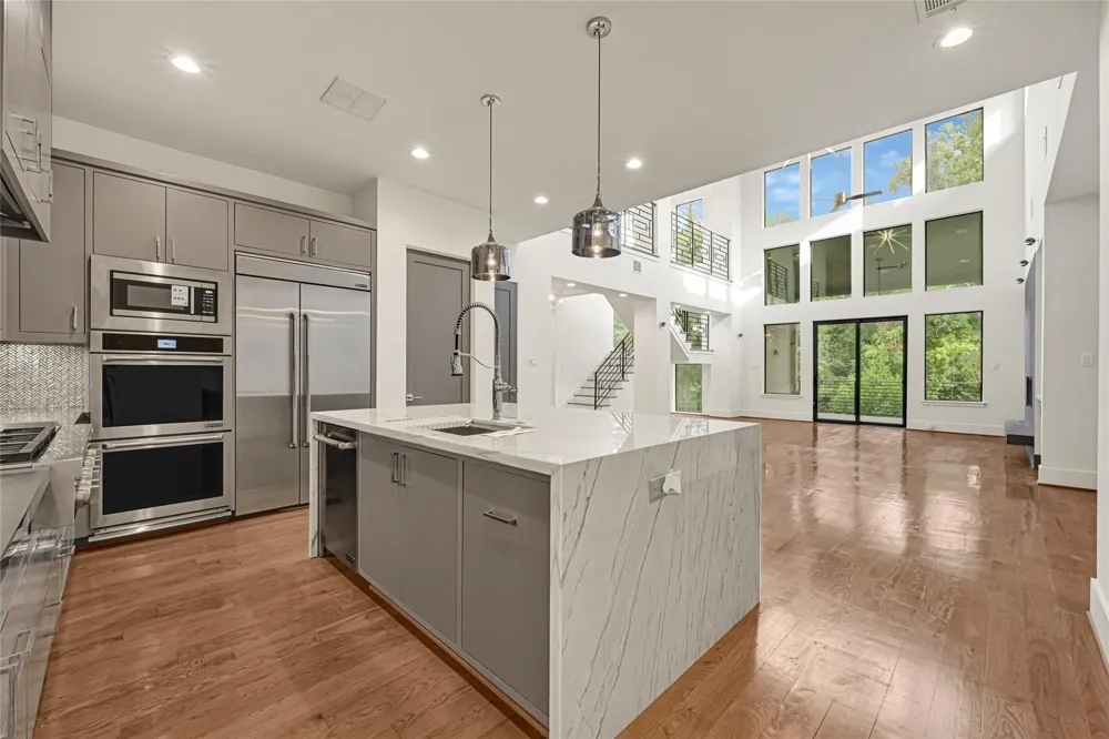 922 T C Jester Boulevard Houston, TX 77008