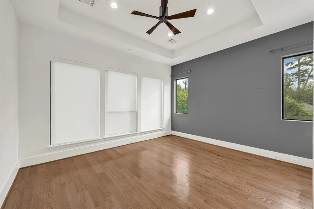 922 T C Jester Boulevard Houston, TX 77008
