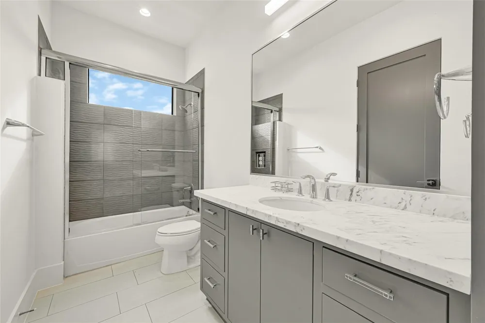 922 T C Jester Boulevard Houston, TX 77008