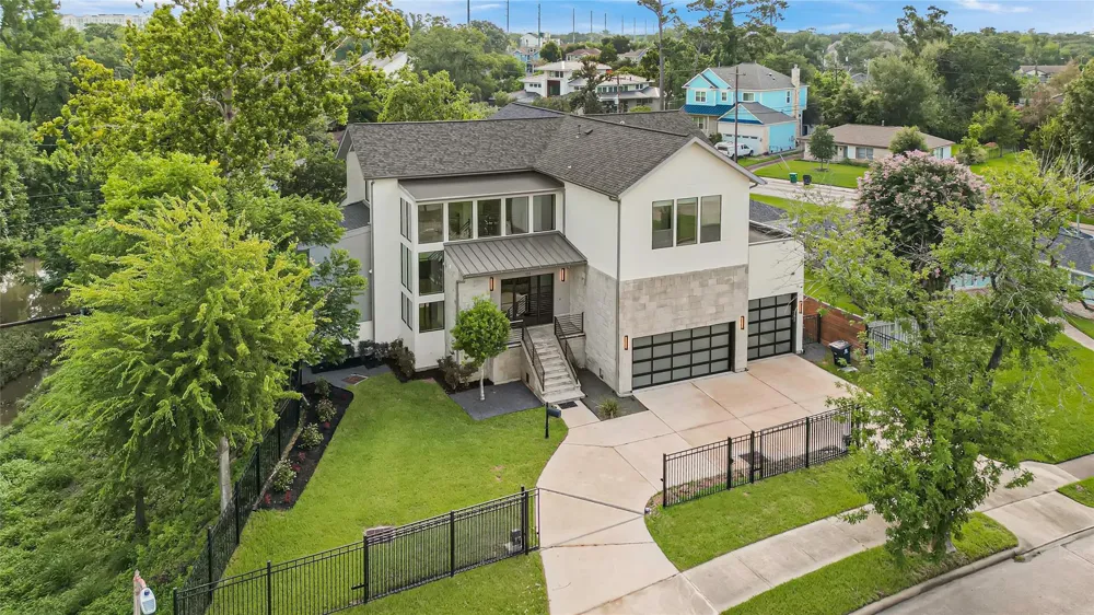 922 T C Jester Boulevard Houston, TX 77008