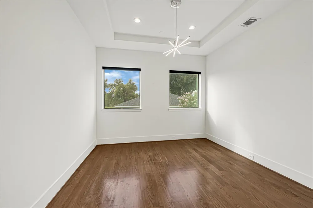 922 T C Jester Boulevard Houston, TX 77008