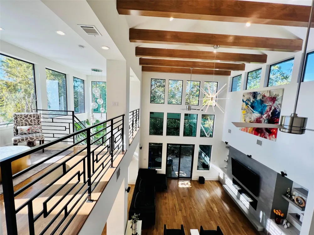922 T C Jester Boulevard Houston, TX 77008