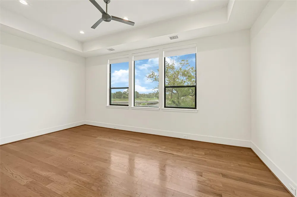 922 T C Jester Boulevard Houston, TX 77008