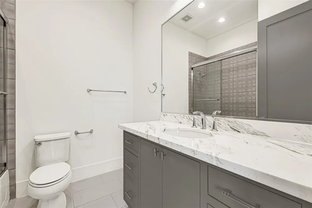 922 T C Jester Boulevard Houston, TX 77008